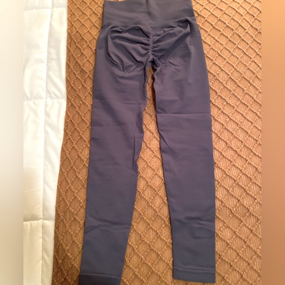 Women’s Grey Booty Shaping Leggings Size S - Picture 3 of 3